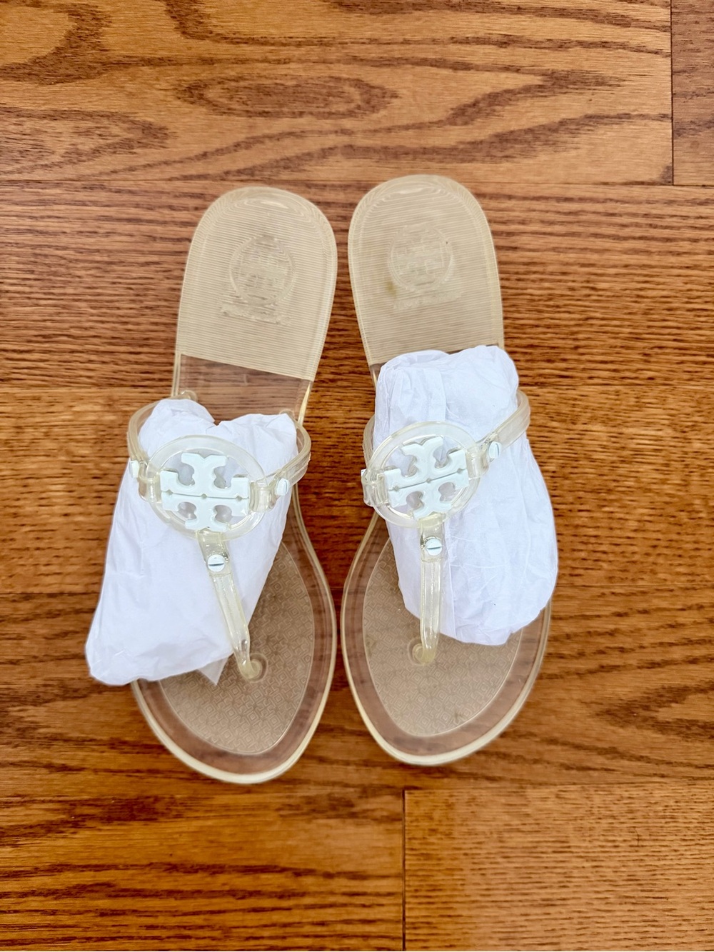 Tory Burch Transparent Jelly Sandals with Gold-Tone Logo - Picture 5 of 5